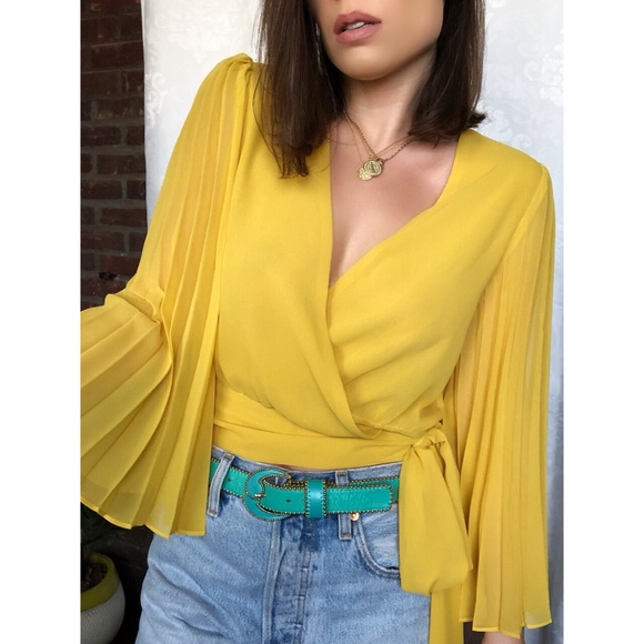 🆕Lauren Marigold Yellow Pleated Sleeve Wrap Top - Picture 5 of 8